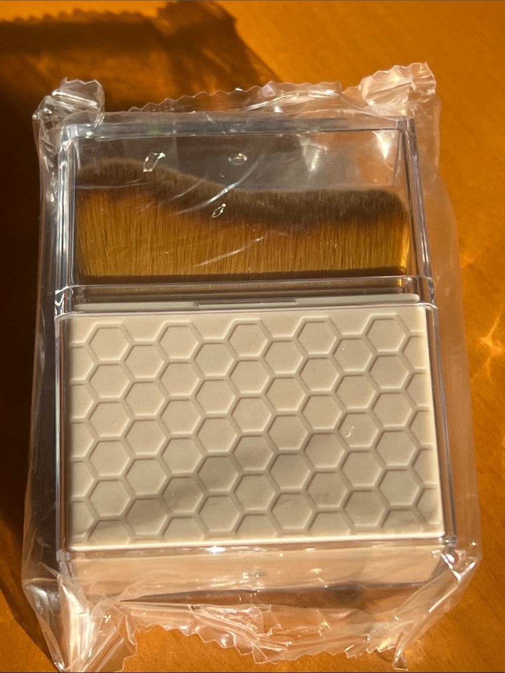 Hexagon Pattern Compact Brush - Beige and Gold